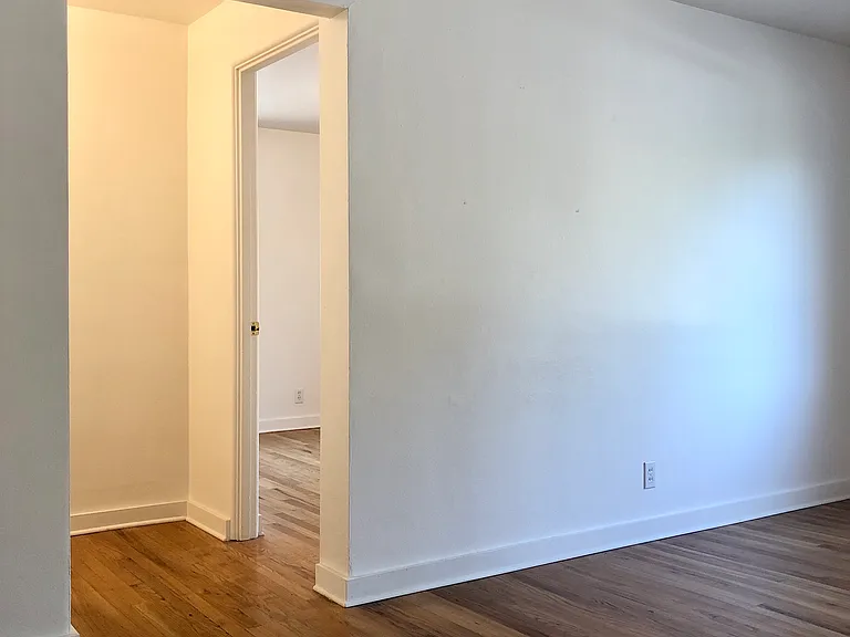 4203-4205 Evanston Ave N #105 — Photo 3
