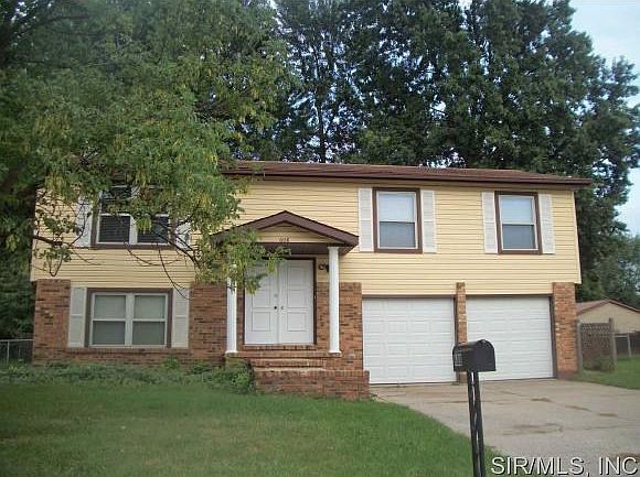 608 Lenora Dr Fairview Hgts