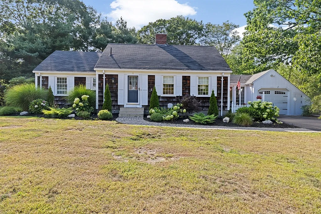 4 bed, 2.5 bath, 2011 sqft, $6,500 — Photo 1