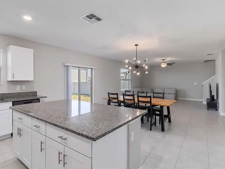 5478 Grays Harbor Ct — Photo 4