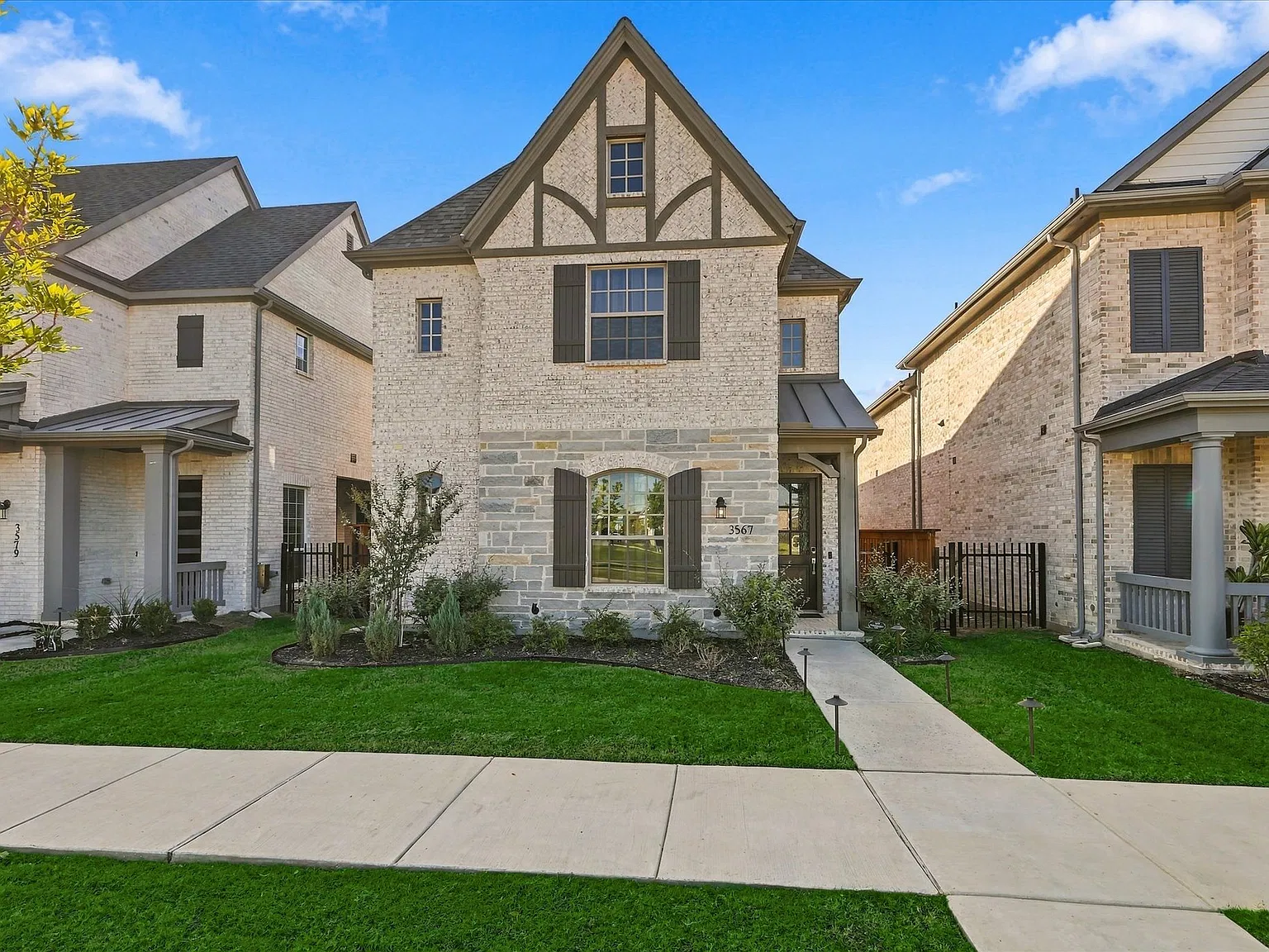 4 bed, 3.5 bath, 2658 sqft, $4,200 — Photo 1
