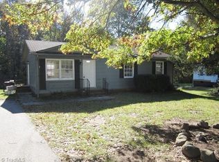 3875 Pembrooke Rd, Winston Salem, NC 27106