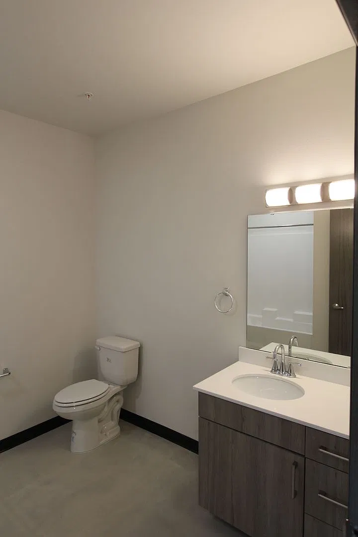 Wall Street Apartments — Photo 4