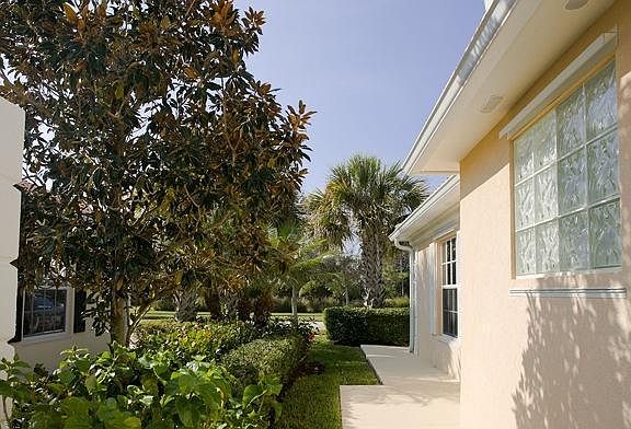 5th image of 8633 SE Retreat Dr