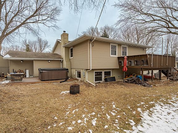 2nd image of 624 27th St NW