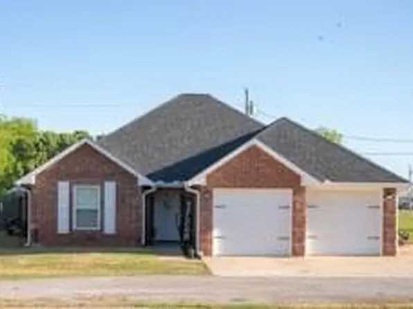 705 3rd St, Chattanooga, OK 73528