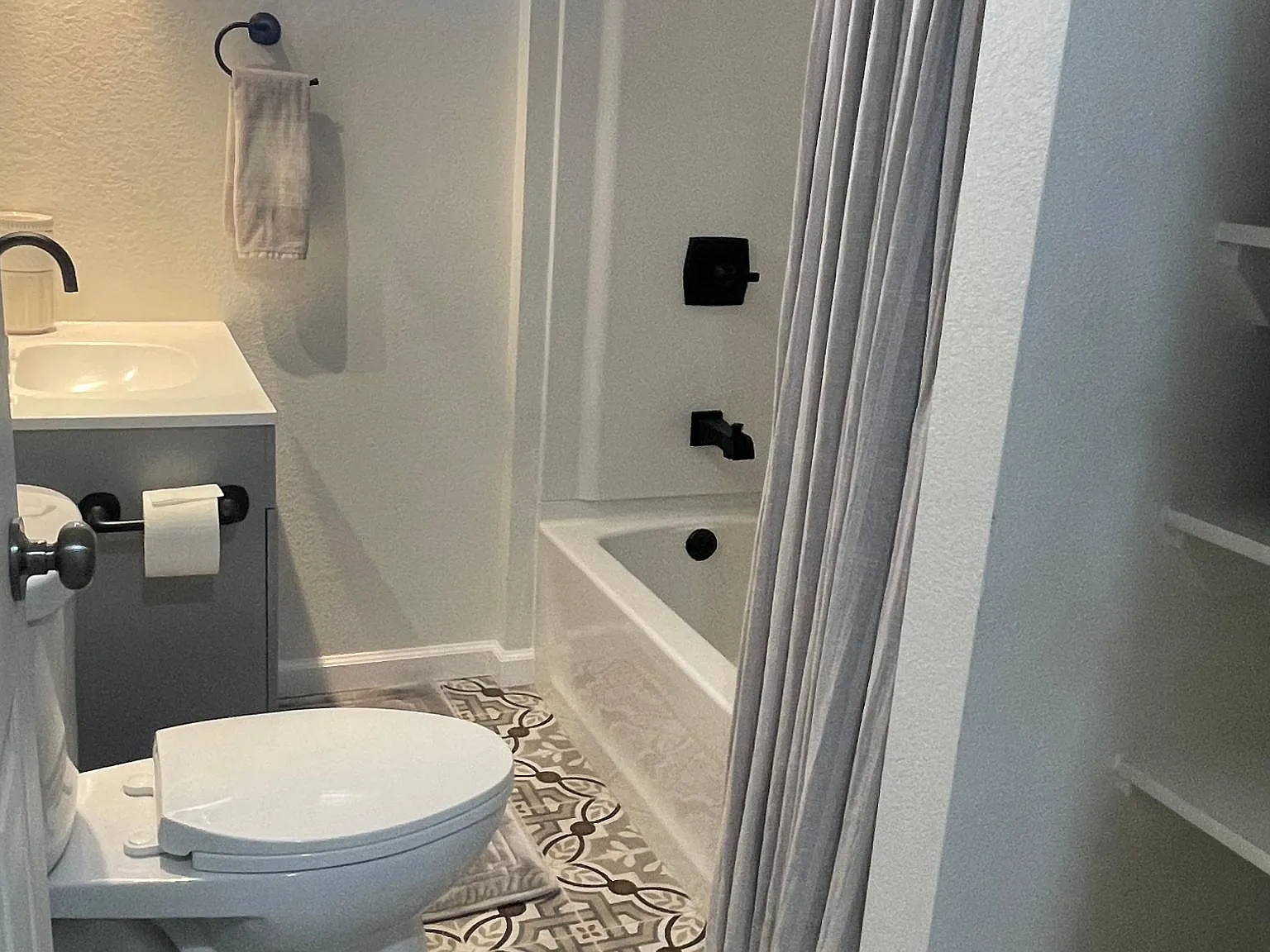 2 bed, $1,650 — Photo 4