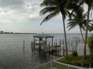 859 San Carlos Dr, Fort Myers Beach, FL 33931
