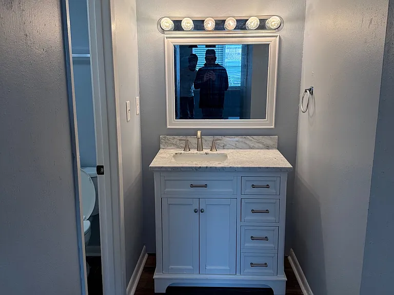 1100 Shoreline Dr #0 — Photo 5