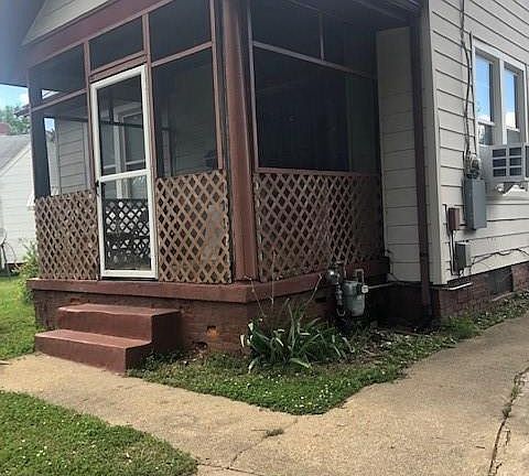 3rd image of 2111 Harwood St