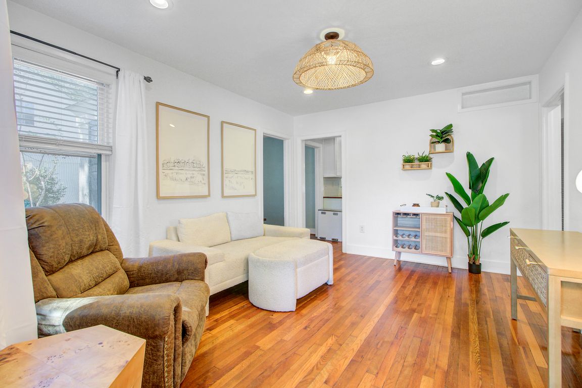 next background image