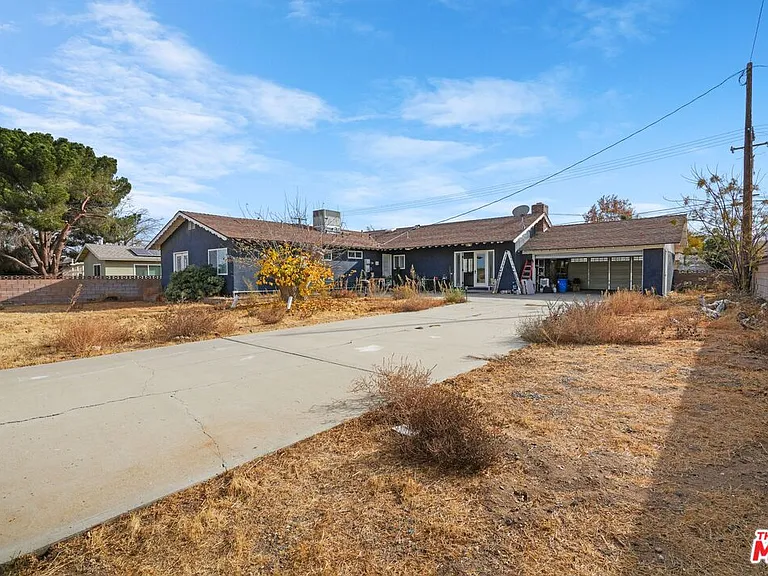 4631 W Avenue M8 — Photo 40