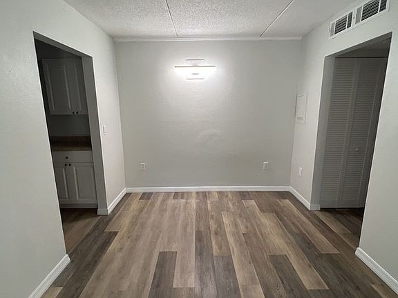 5th image of 3232 Fruitville Rd #105