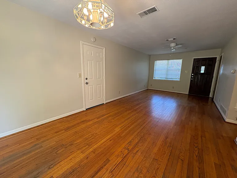 588 Rea Ave — Photo 5