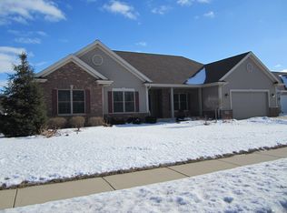 326 Meadow Crest Trl, Cottage Grove, WI 53527
