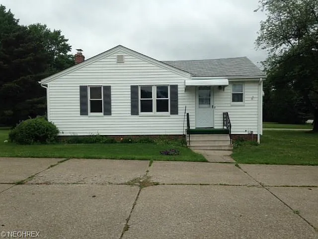 7760 W 130th St photo 1