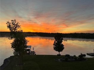 1415 Kensington Ln, Raymore, MO 64083
