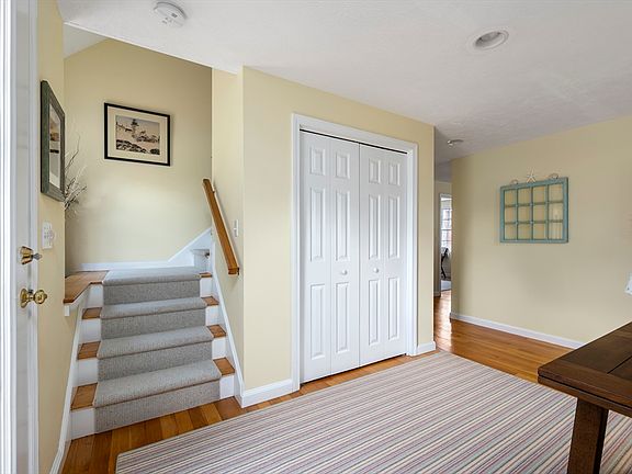 4th image of 52 Rosemary Ln