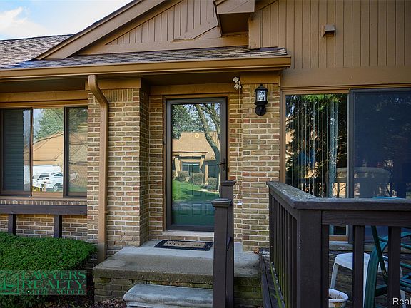 4th image of 2122 London Bridge Dr