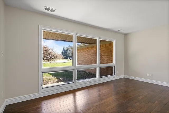 5799 Blandford Ct — Photo 12