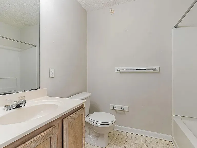 2020 University Woods Rd #203 — Photo 9