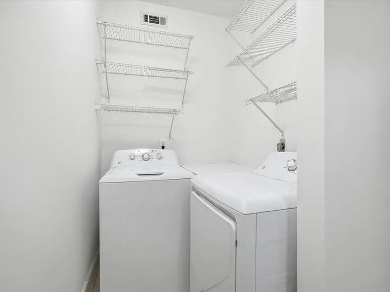 3777 Peachtree Rd NE #1432 — Photo 26