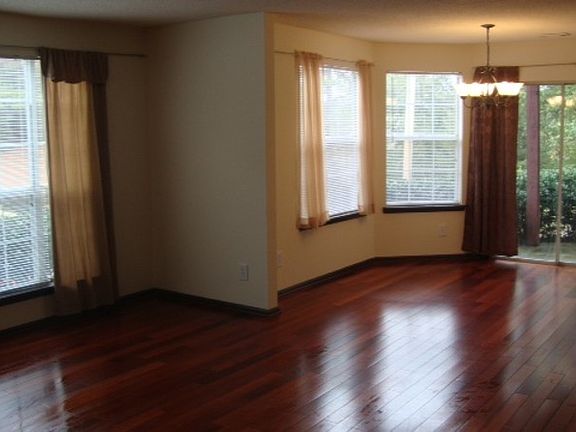 3rd image of 1302 Red Deer Way