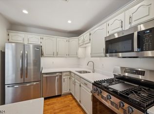 284 Potomac Dr, Basking Ridge, NJ 07920