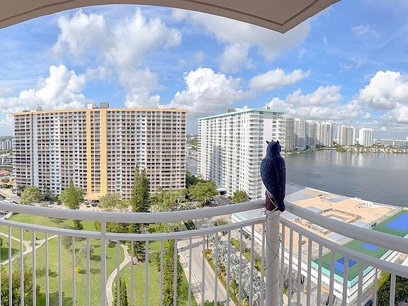 4th image of 250 174th St APT 1816