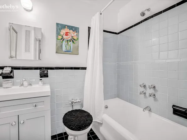 121 West 72nd Street image 6 of 10