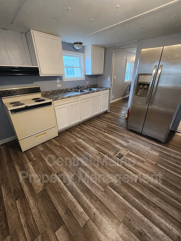 2 bed, 1.0 bath, $900 — Photo 1
