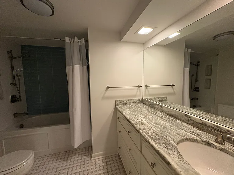 2620 N Taylor St — Photo 17