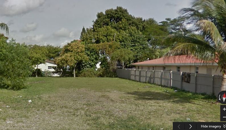 1st image of 213 NW 12th St #14