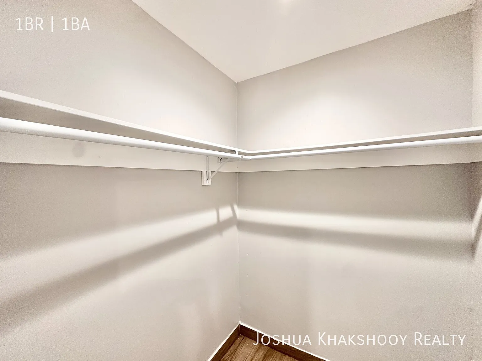 20301 Cohasset St Winnetka, CA 91306 — Photo 4