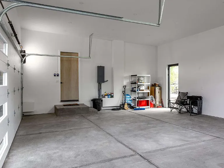 712 S Cherryvale Rd — Photo 39