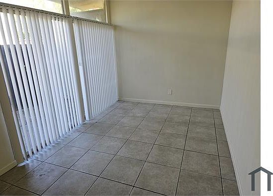 4th image of 2371 Windsor Dr #2371