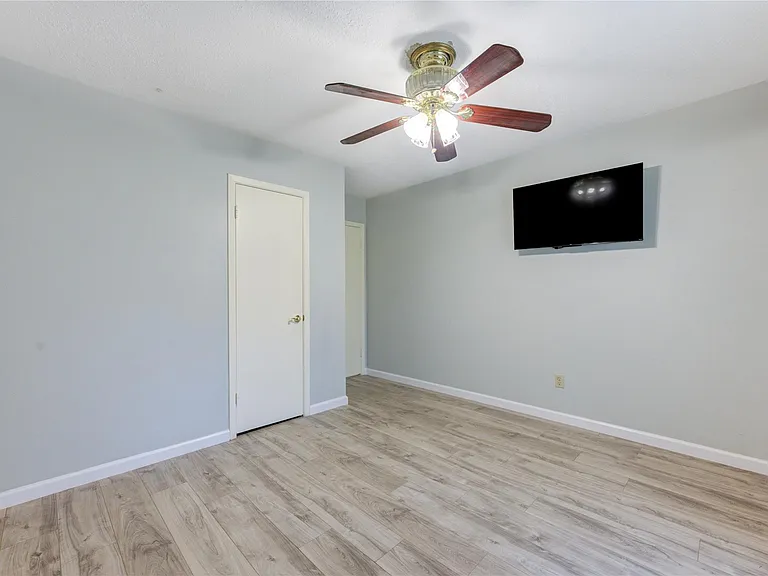 16019 Fathom Ln — Photo 21