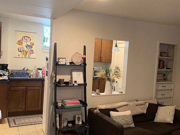 3rd image of 609 Lawrence St #4B