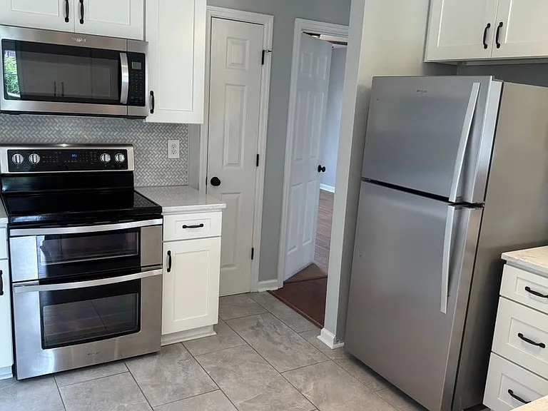 7233 Sorrenta Rd — Photo 12
