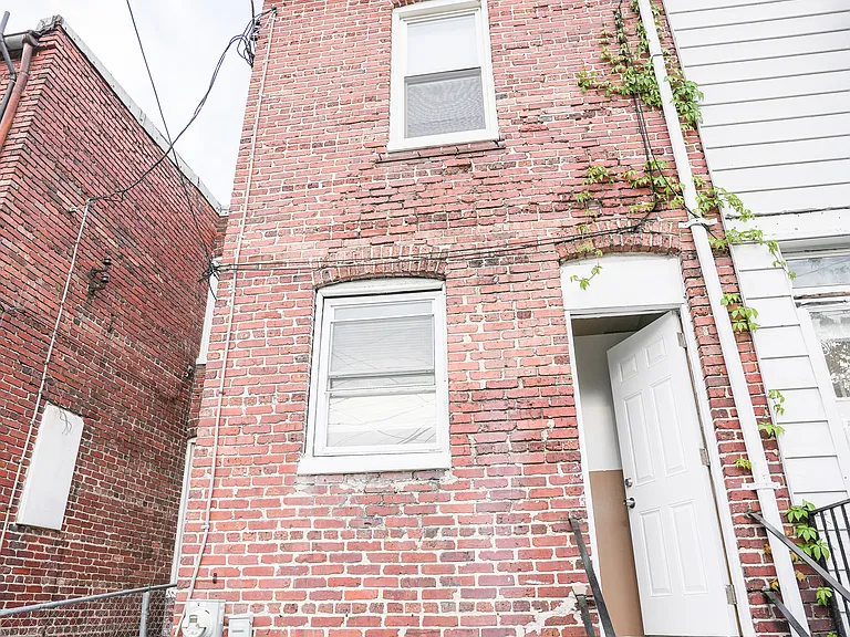 N Potomac St — Photo 9