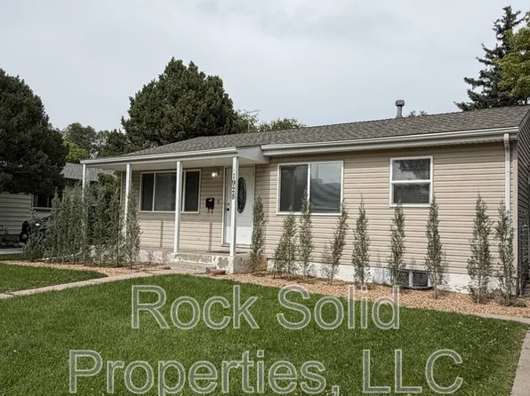 1928 Newton Dr, Cheyenne, WY 82001