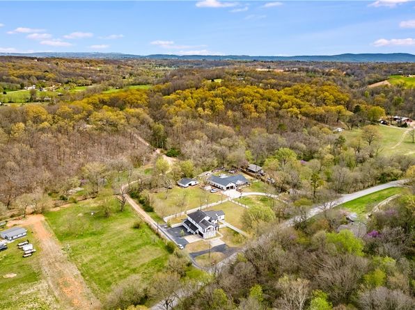 16226 Harmon Rd, Fayetteville, AR 72704