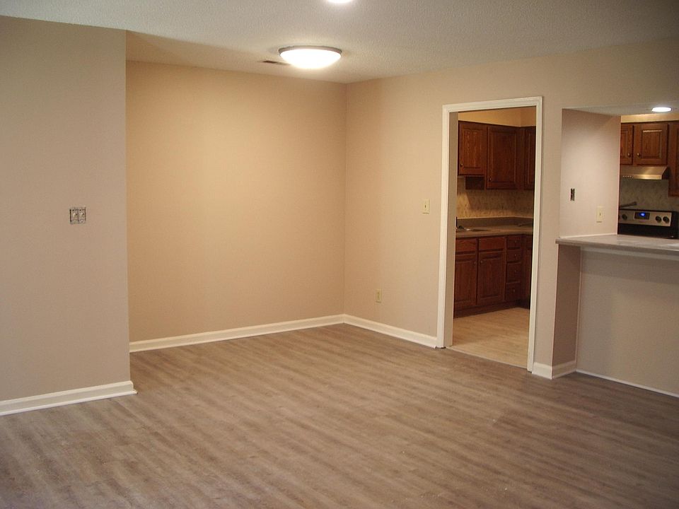 Dining Area and two-seater bar