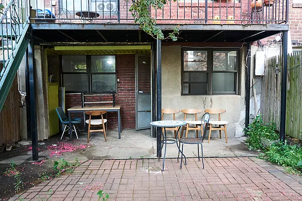 Rented by Steffan Olausson Partridge, LREB | media 18