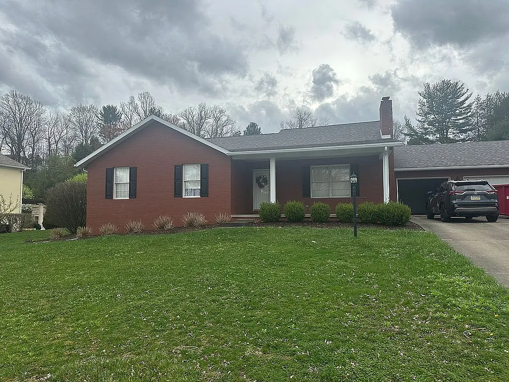 40 Farmview Dr photo 1