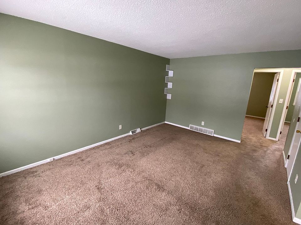 1st image of 3302 SE 5th St #85CBE789