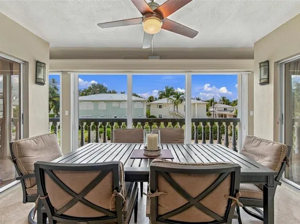 666 3rd ST S #202, NAPLES, FL 34102