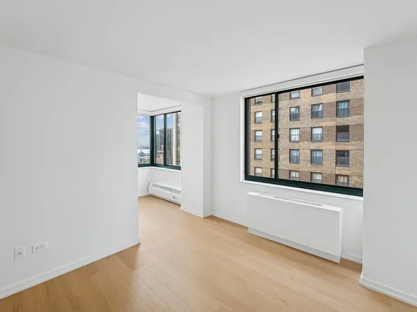 200 West 60th Street image 11 of 46