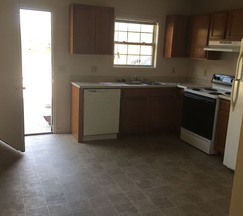 1st image of 1099 Merrick Dr APT 3
