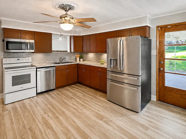 8912 E Plain Dr — Photo 6